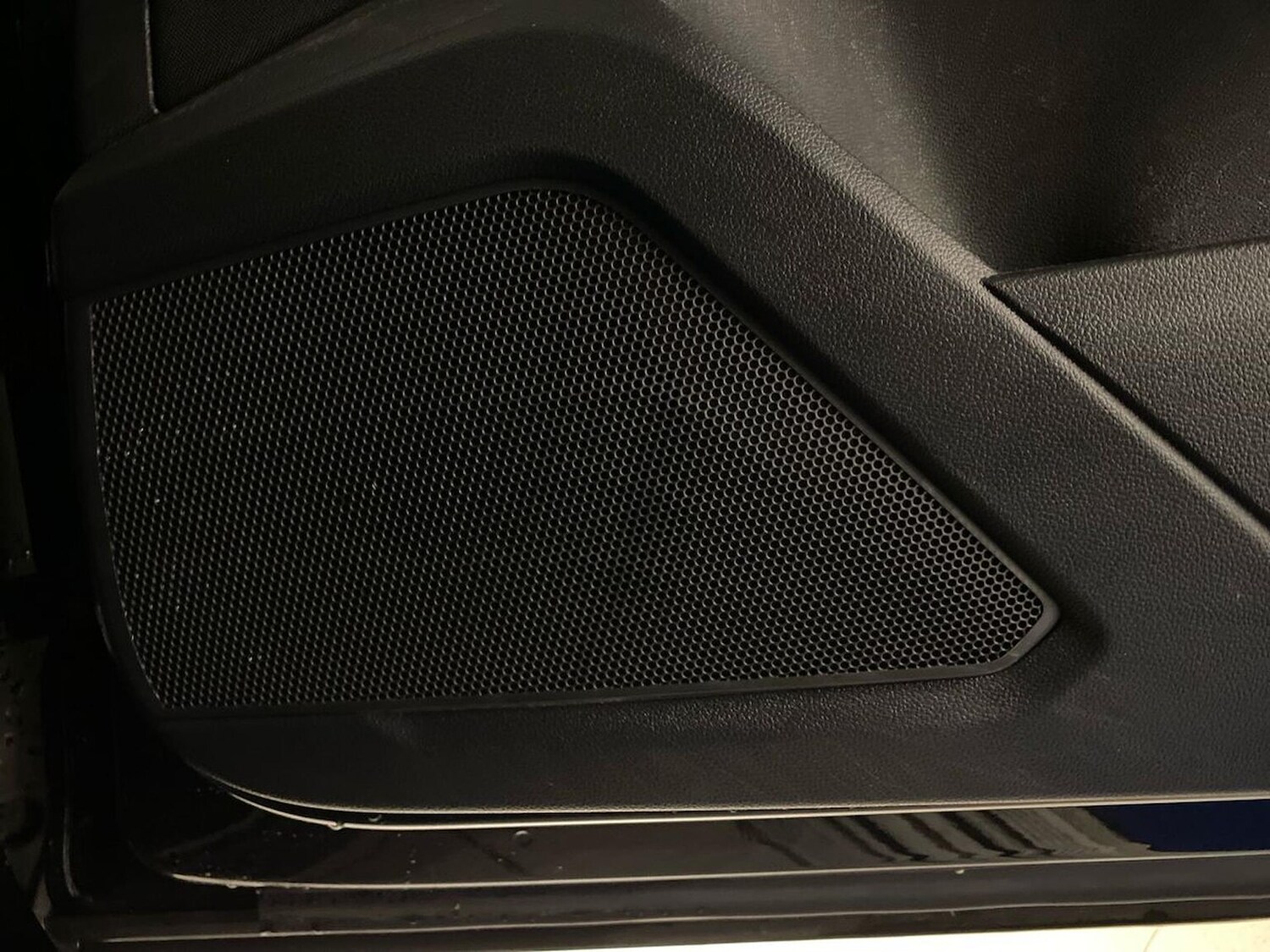 Used Volkswagen T-Roc 2023 for sale - 76541884: Photo 29