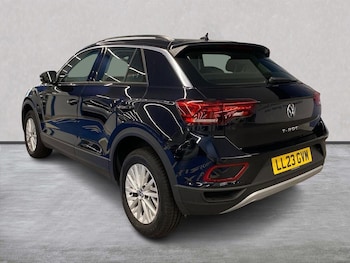 Used Volkswagen T-Roc 2023 for sale - 76541884: Photo