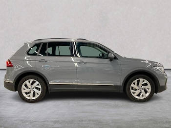 Used Volkswagen Tiguan 2020 for sale - 76735620: Photo