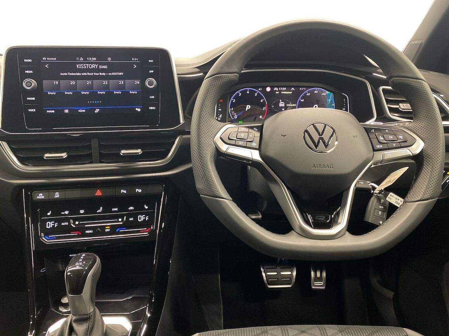 Used Volkswagen T-Roc 2025 for sale - 77073251: Photo 11