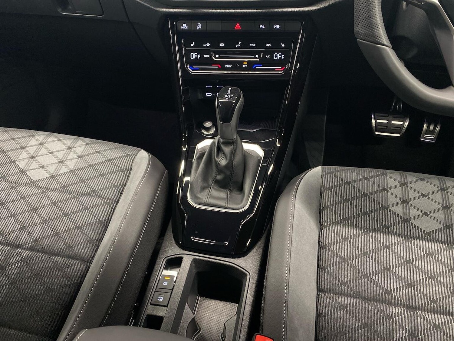 Used Volkswagen T-Roc 2025 for sale - 77073251: Photo 15