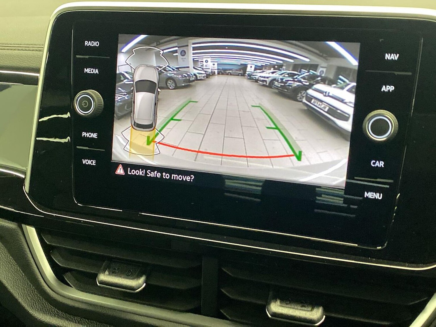 Used Volkswagen T-Roc 2025 for sale - 77073251: Photo 25