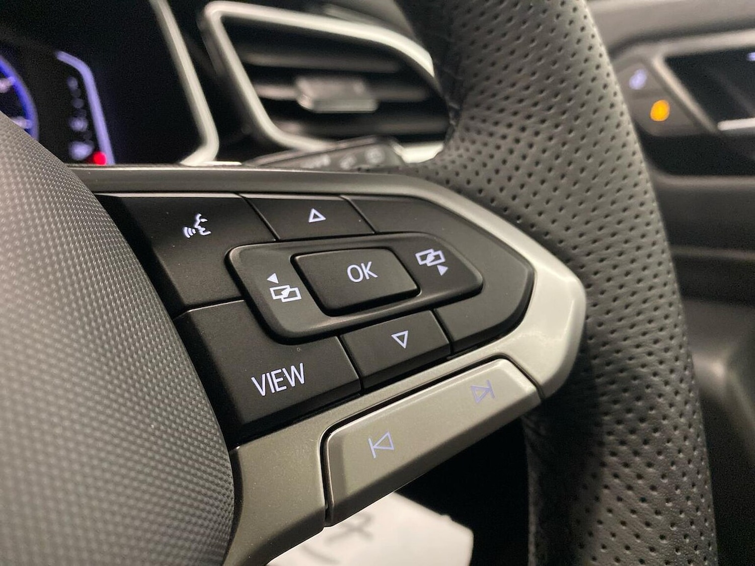 Used Volkswagen T-Roc 2025 for sale - 77073251: Photo 28