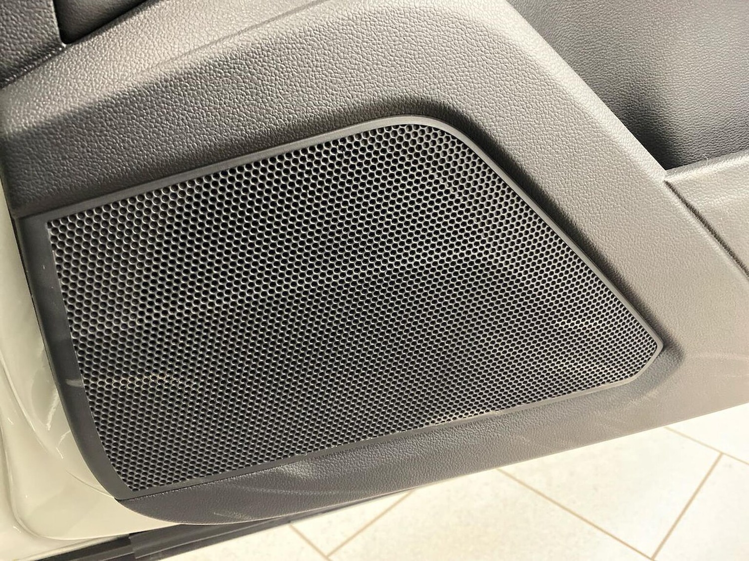 Used Volkswagen T-Roc 2025 for sale - 77073251: Photo 32