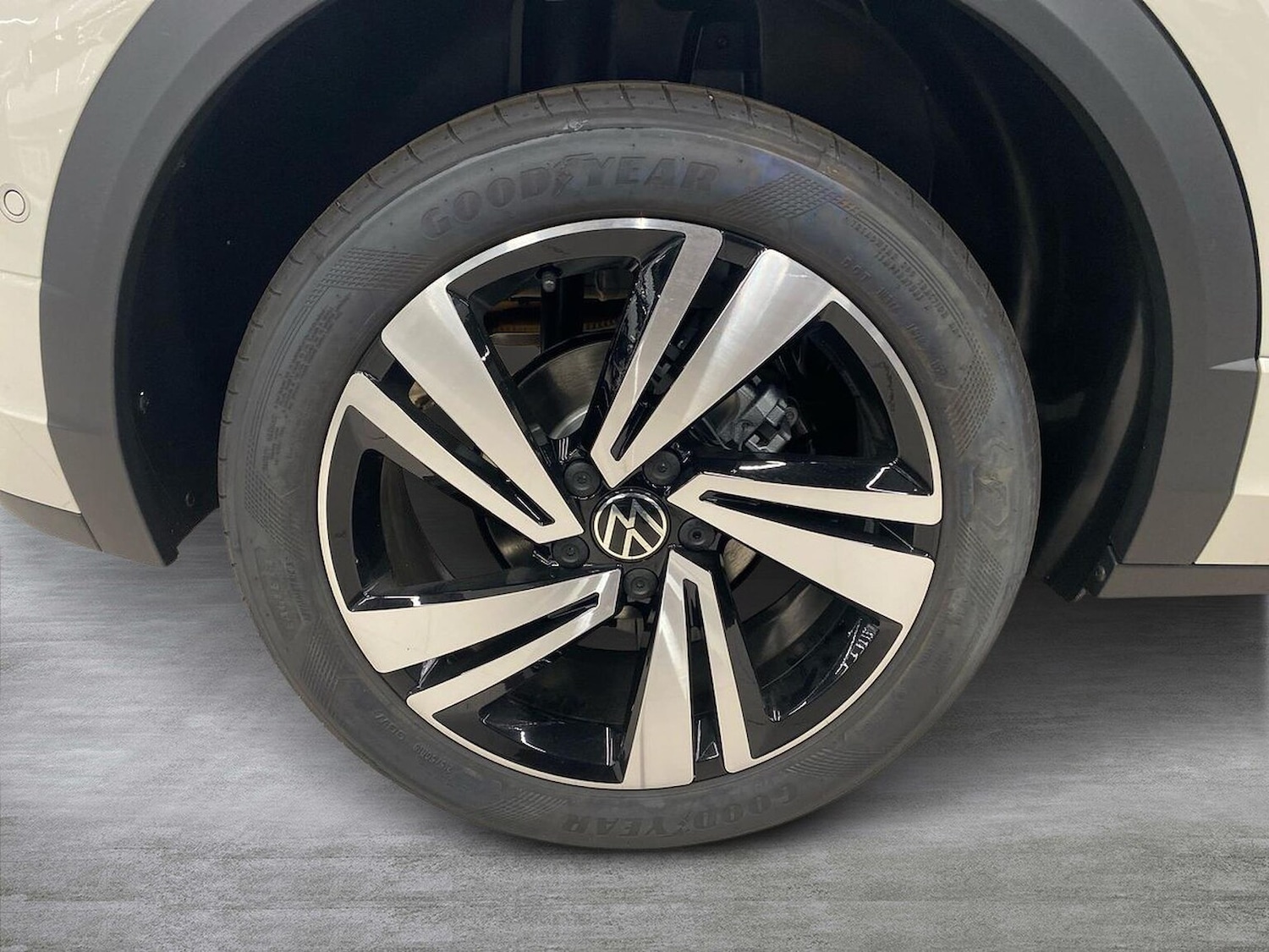 Used Volkswagen T-Roc 2025 for sale - 77073251: Photo 8