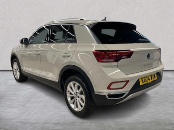 Used Volkswagen T-Roc 2024 for sale - 78761745: Photo