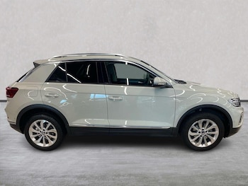 Used Volkswagen T-Roc 2024 for sale - 78761745: Photo