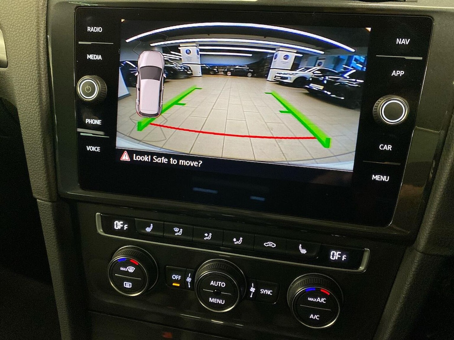 Used Volkswagen Golf 2020 for sale - 76979908: Photo 24