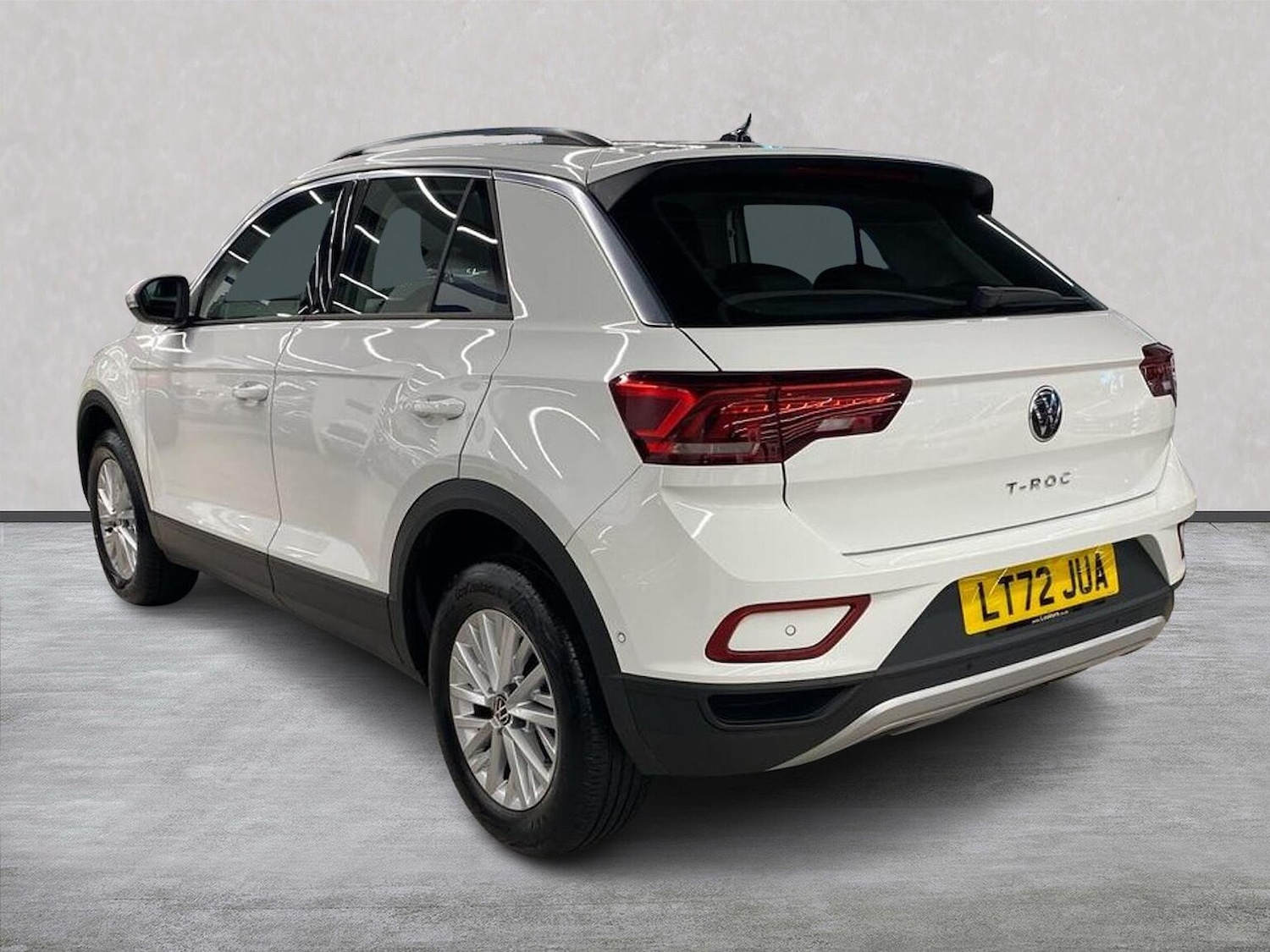 Used Volkswagen T-Roc 2022 for sale - 77487817: Photo 2