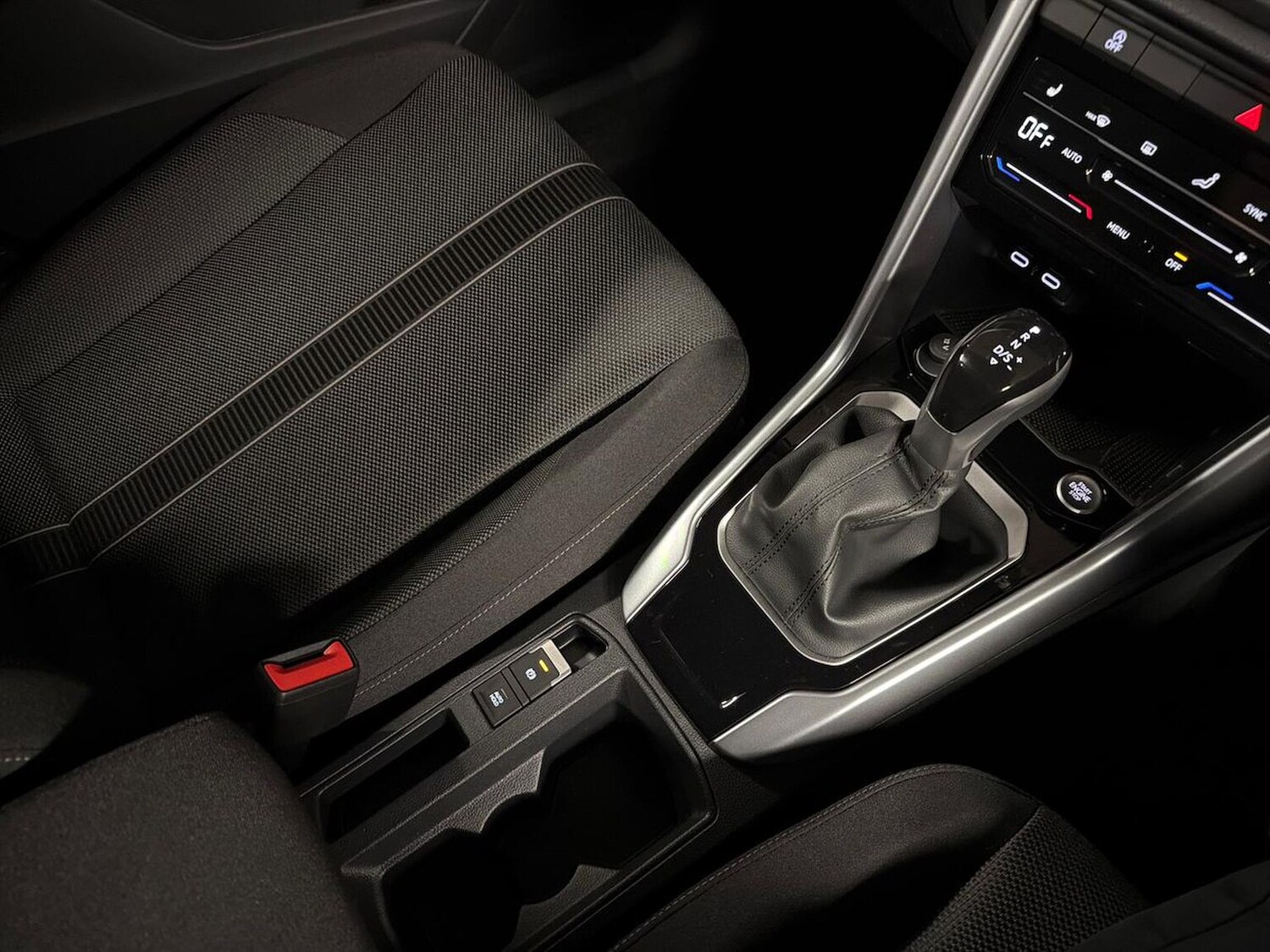 Used Volkswagen T-Roc 2025 for sale - 76219196: Photo 13