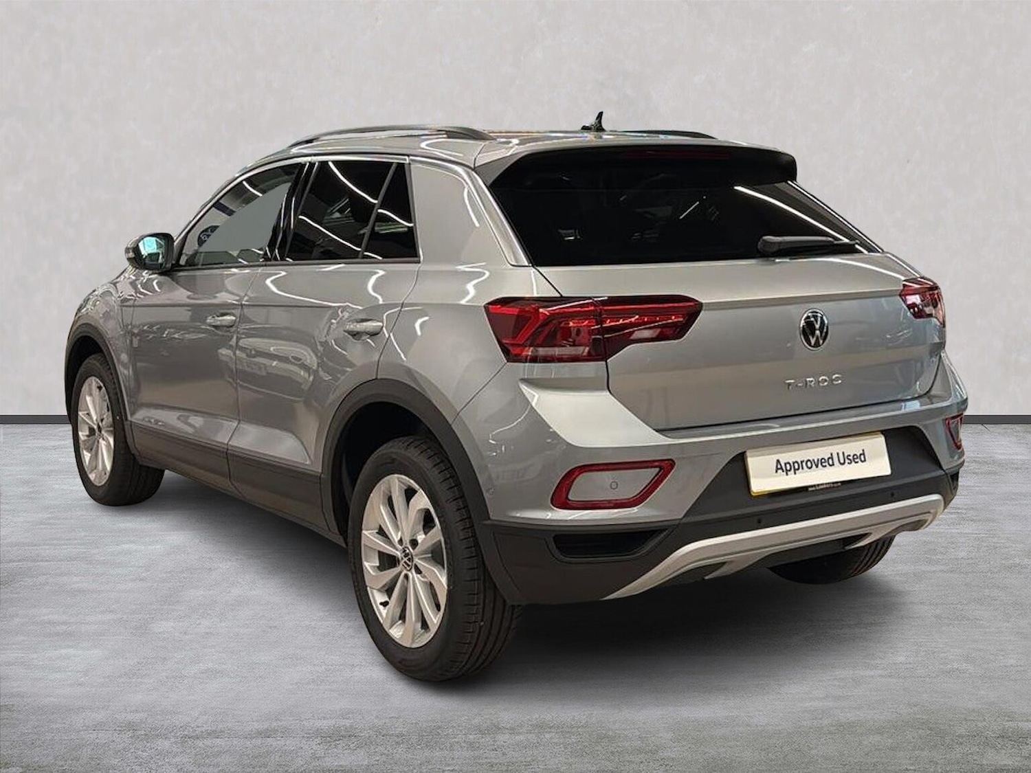 Used Volkswagen T-Roc 2025 for sale - 76219196: Photo 2
