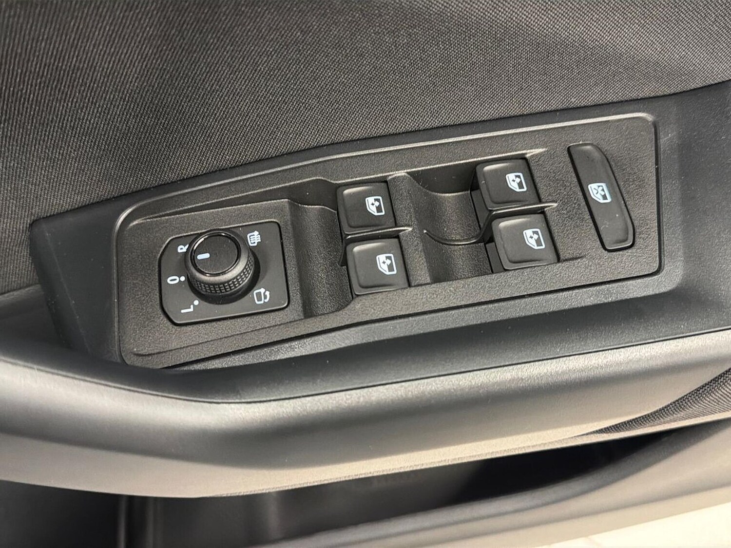 Used Volkswagen T-Roc 2025 for sale - 76219196: Photo 21