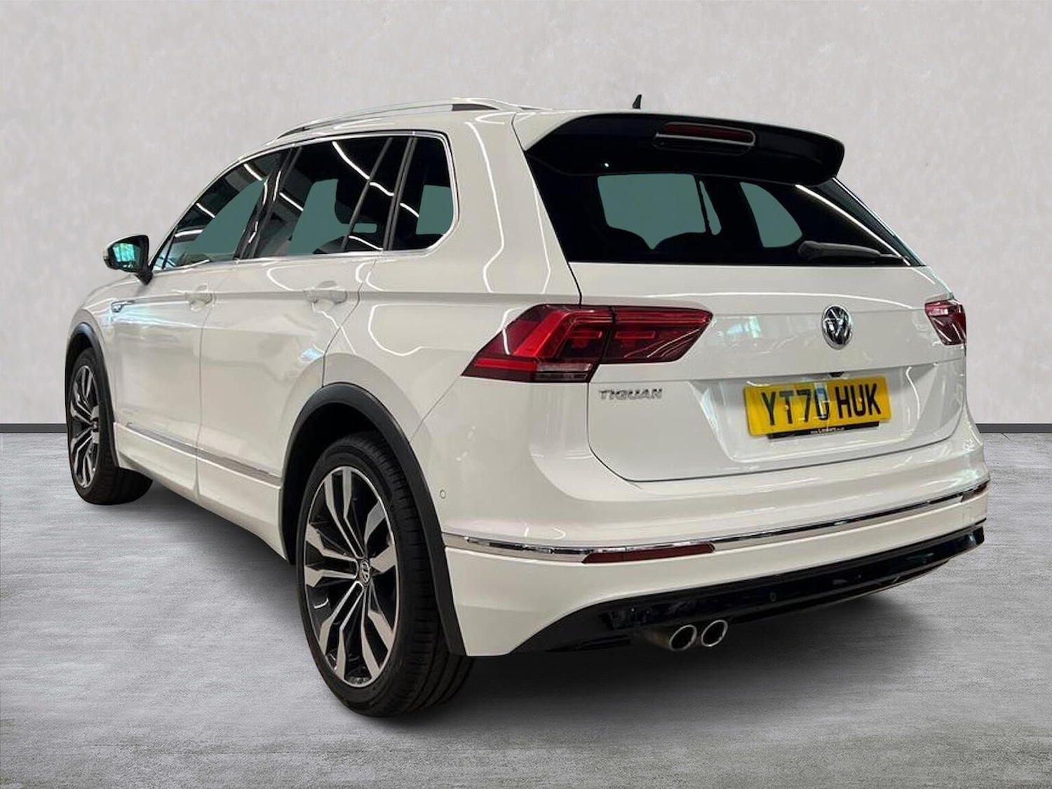 Used Volkswagen Tiguan 2020 for sale - 76046056: Photo 2