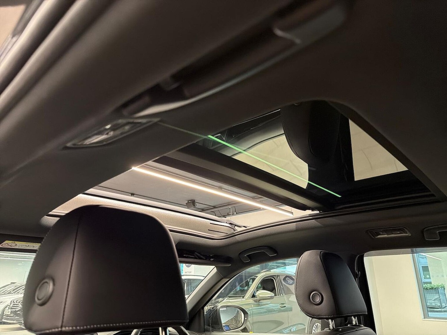 Used Volkswagen T-Roc 2024 for sale - 76380296: Photo 31