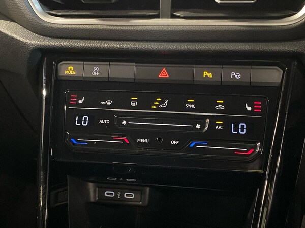 Used Volkswagen T-Roc 2024 for sale - 75616119: Photo 12