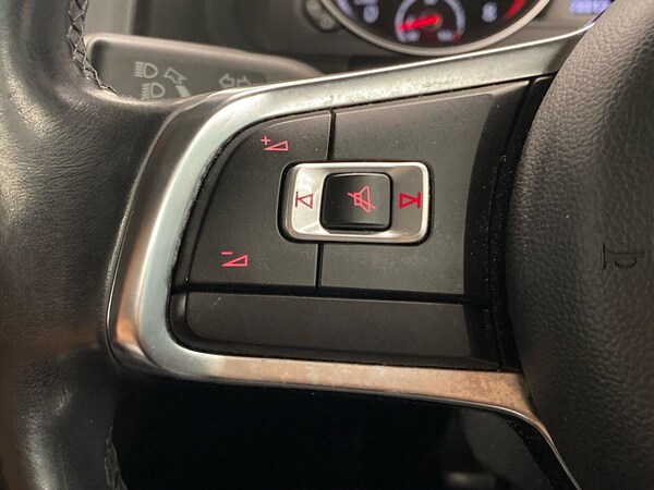 Used Volkswagen Scirocco 2017 for sale - 76212091: Photo 25