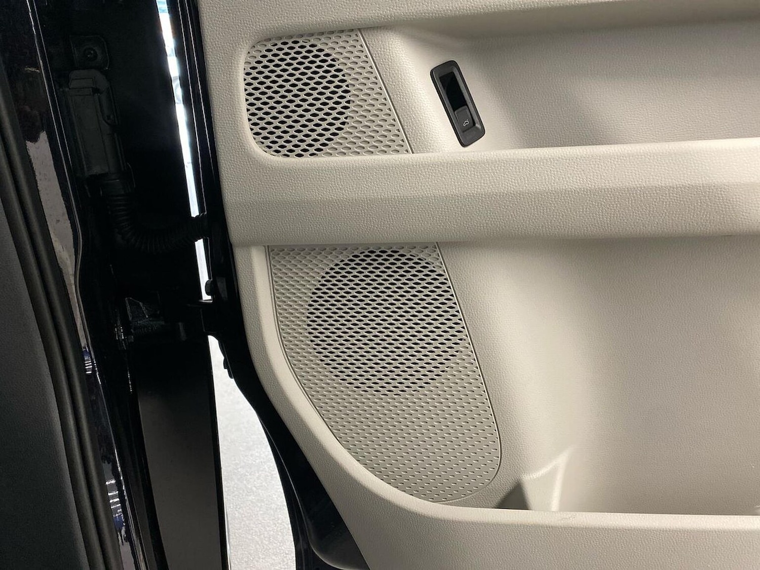 Used Volkswagen ID.Buzz 2024 for sale - 78194779: Photo 30