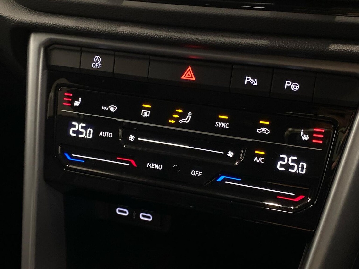 Used Volkswagen T-Roc 2025 for sale - 76219191: Photo 12