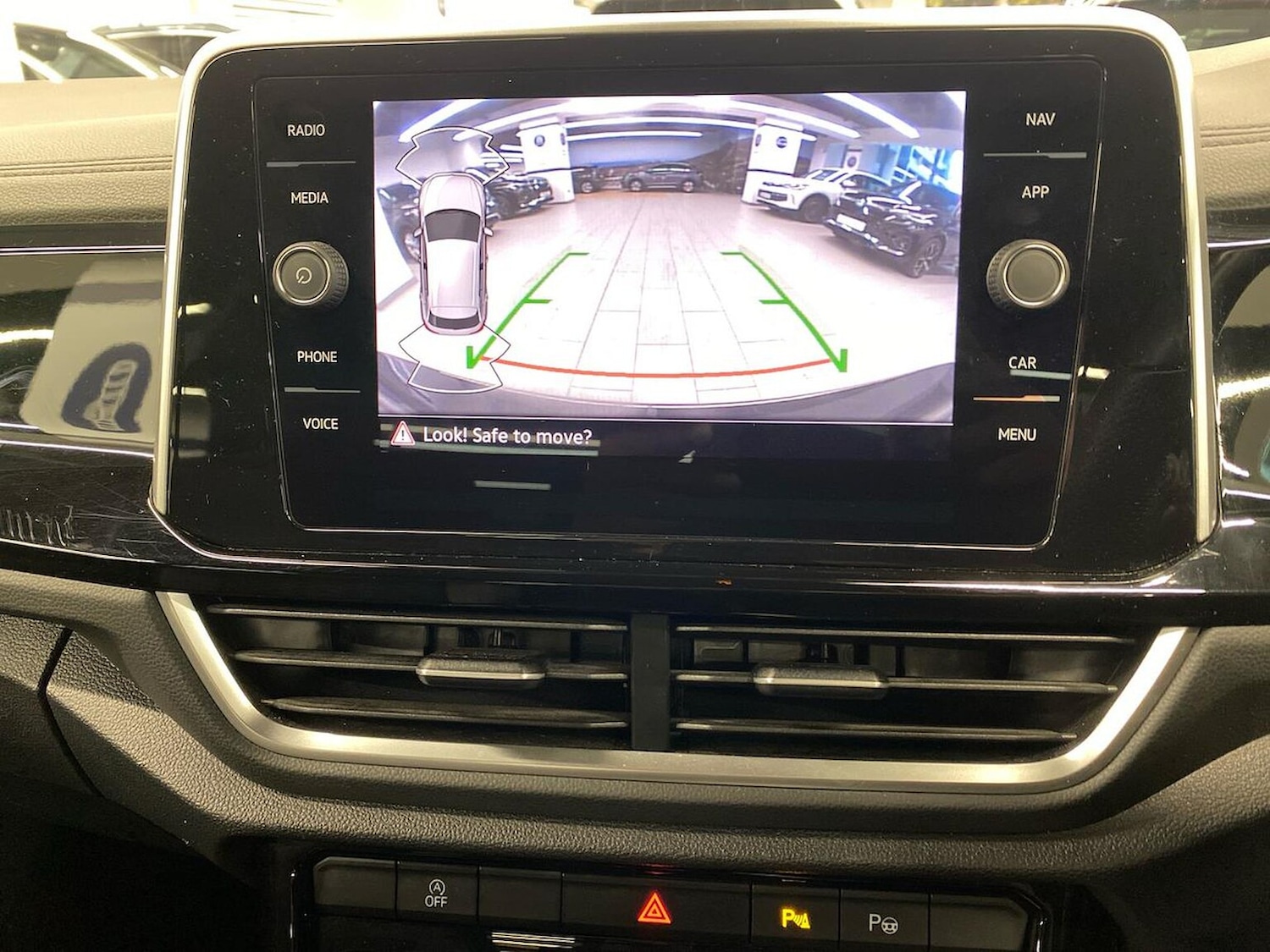 Used Volkswagen T-Roc 2022 for sale - 76807527: Photo 23