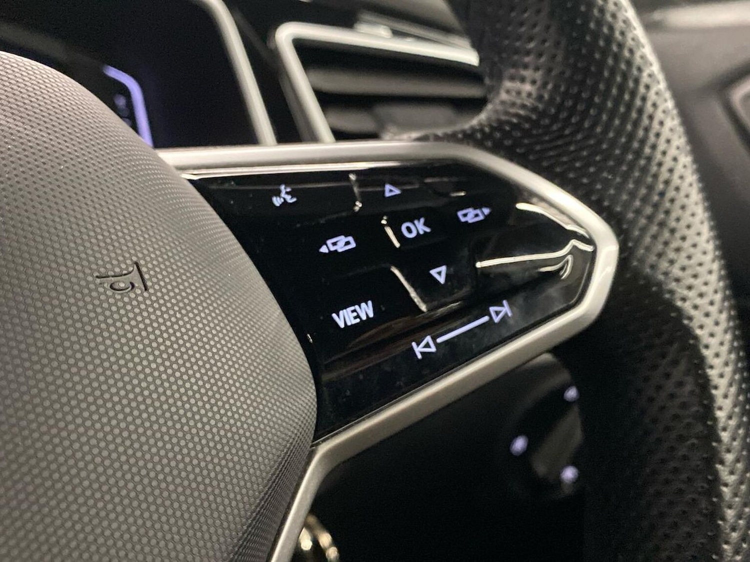 Used Volkswagen T-Roc 2022 for sale - 76807527: Photo 24