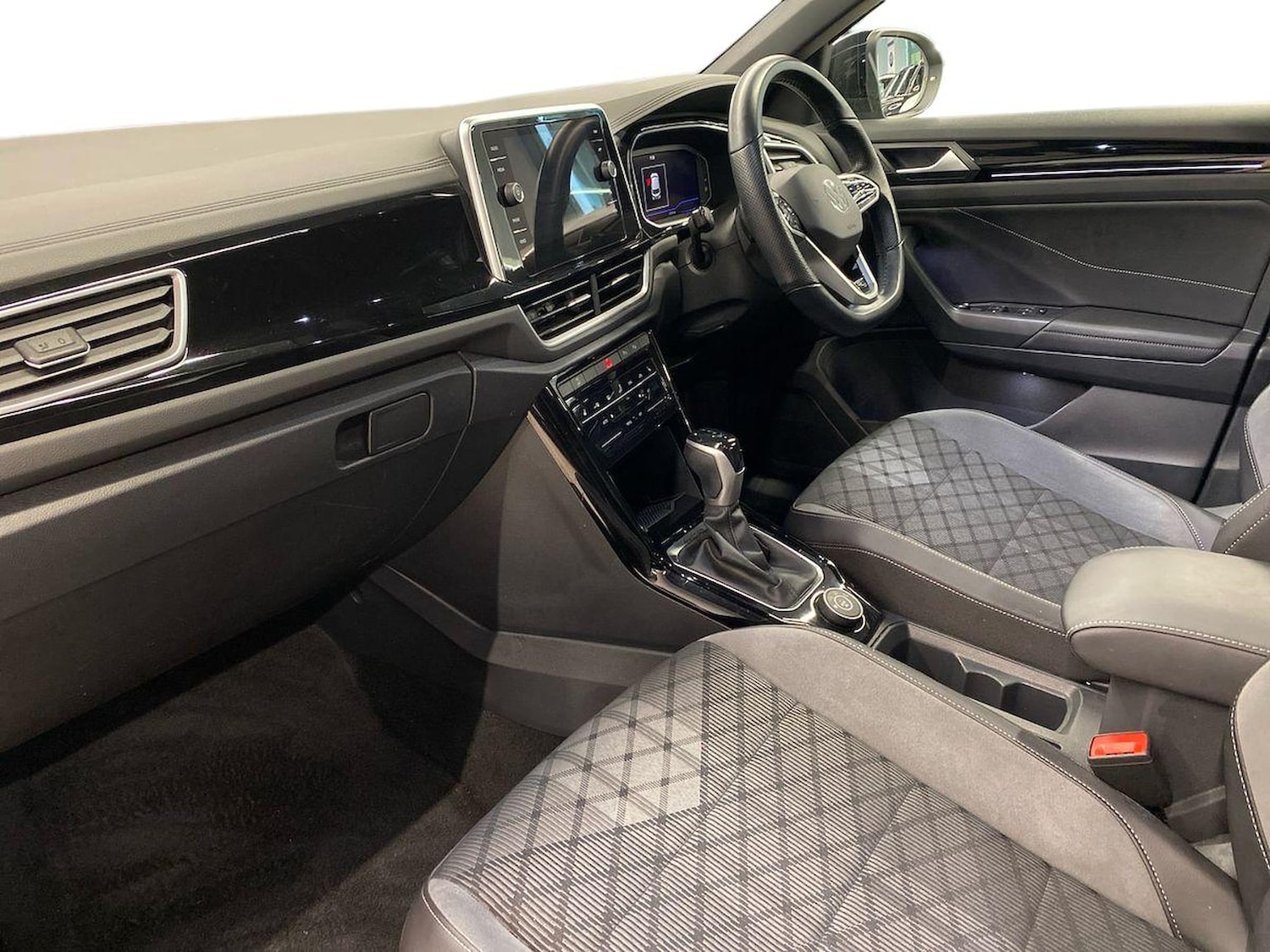 Used Volkswagen T-Roc 2022 for sale - 76807527: Photo 7