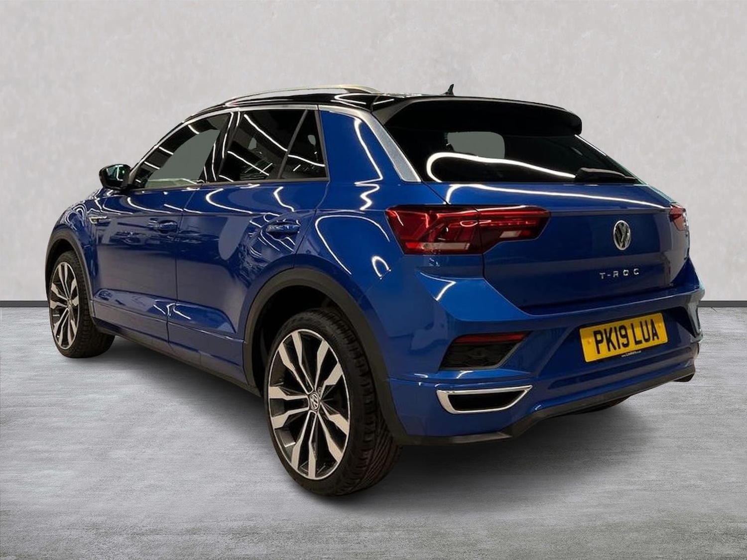 Used Volkswagen T-Roc 2019 for sale - 78195072: Photo 2