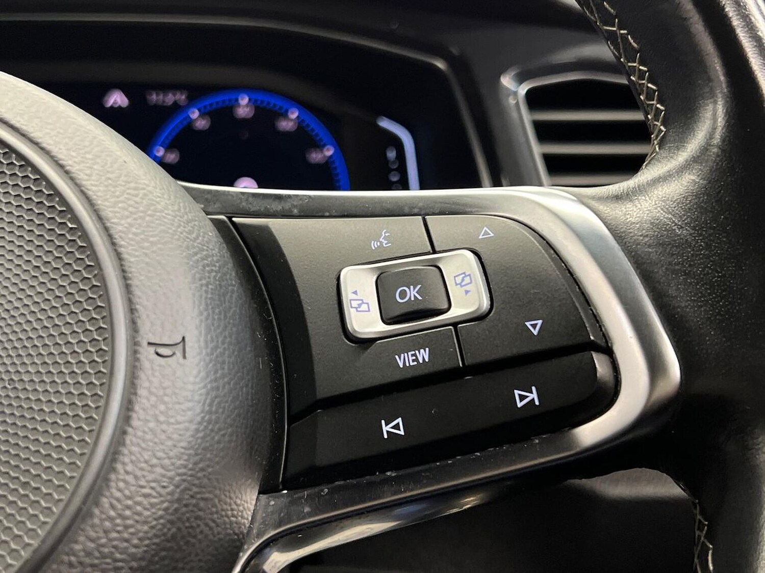 Used Volkswagen T-Roc 2019 for sale - 78195072: Photo 25