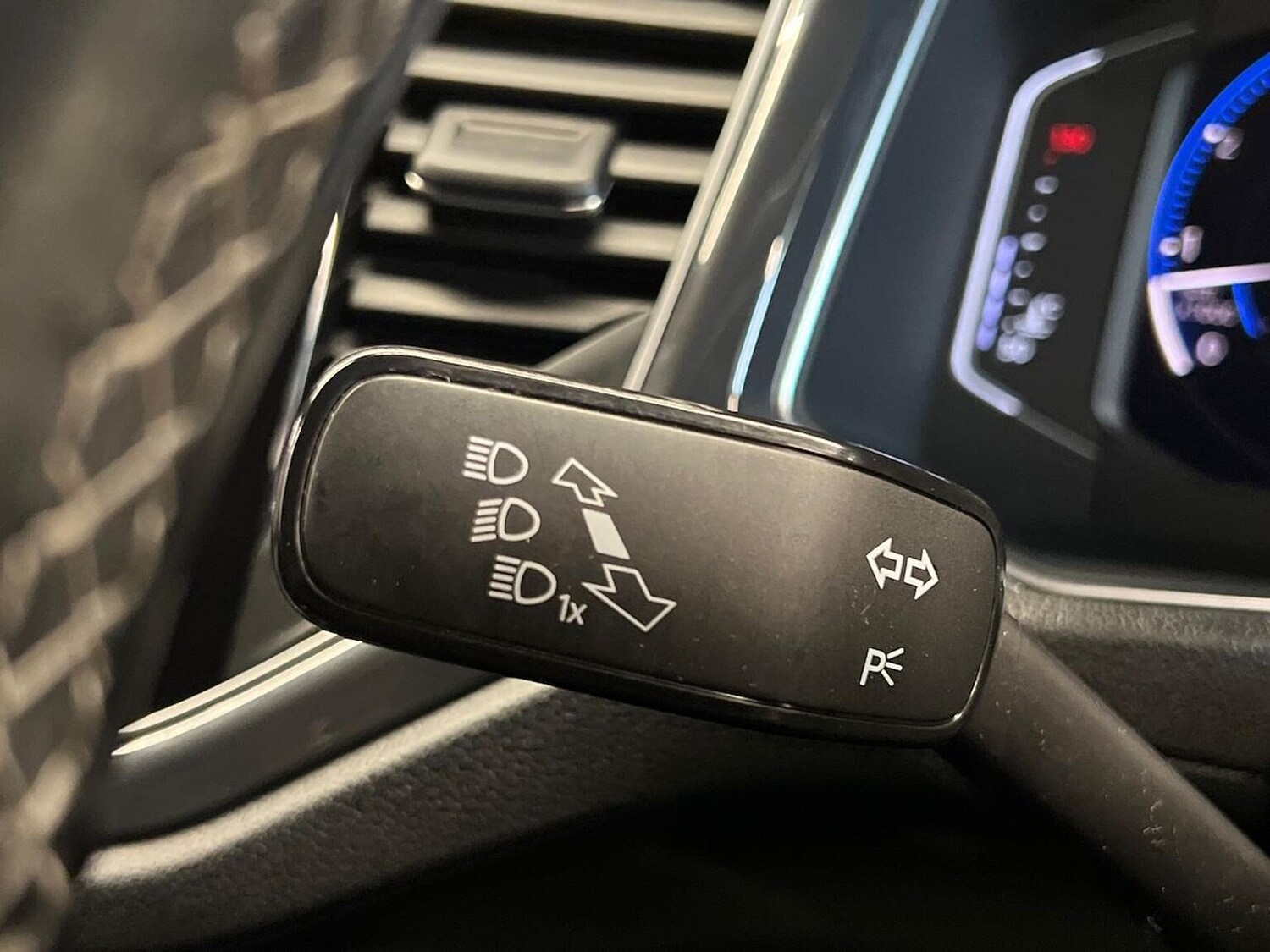 Used Volkswagen T-Roc 2019 for sale - 78195072: Photo 28