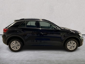 Used Volkswagen T-Roc 2023 for sale - 75712983: Photo