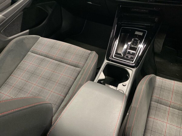 Used Volkswagen Golf 2024 for sale - 76182443: Photo 13