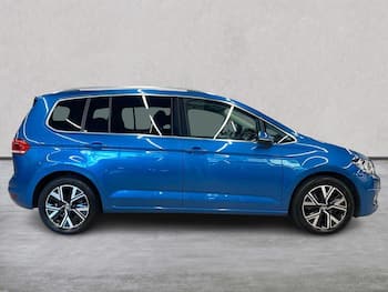 Used Volkswagen Touran 2023 for sale - 79674269: Photo