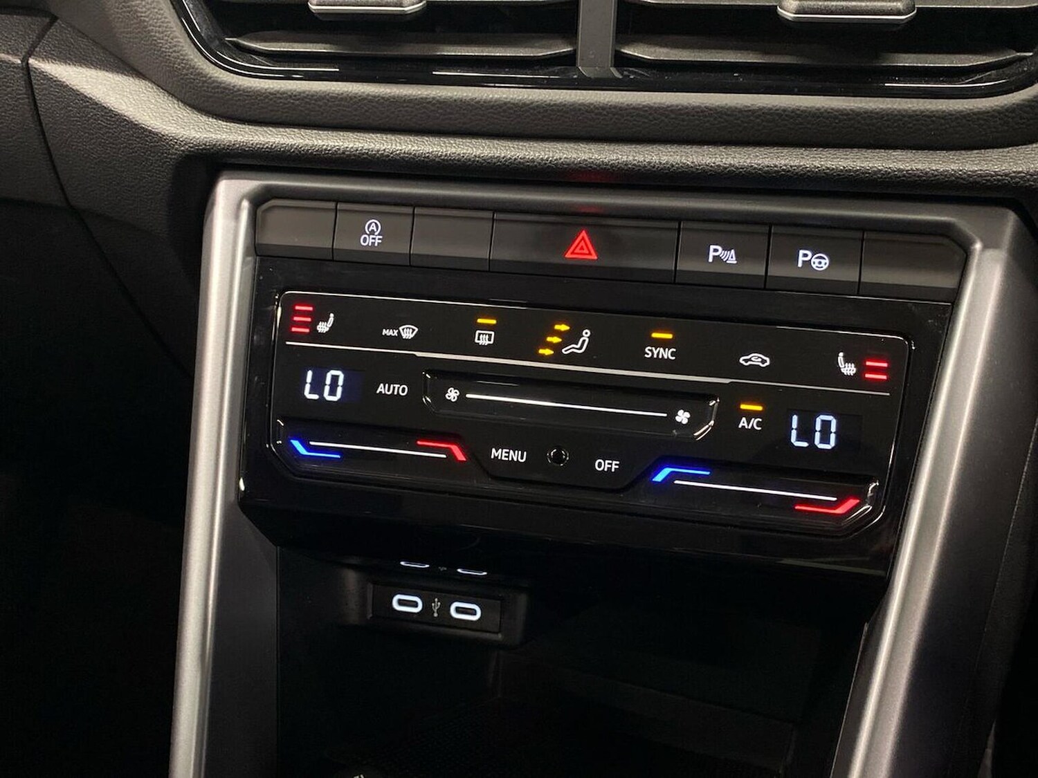 Used Volkswagen T-Roc 2023 for sale - 78195283: Photo 12