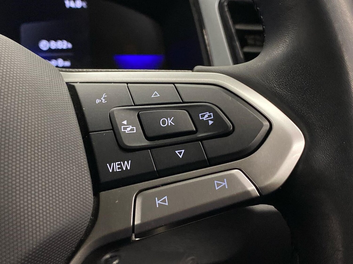 Used Volkswagen T-Roc 2023 for sale - 78195283: Photo 24