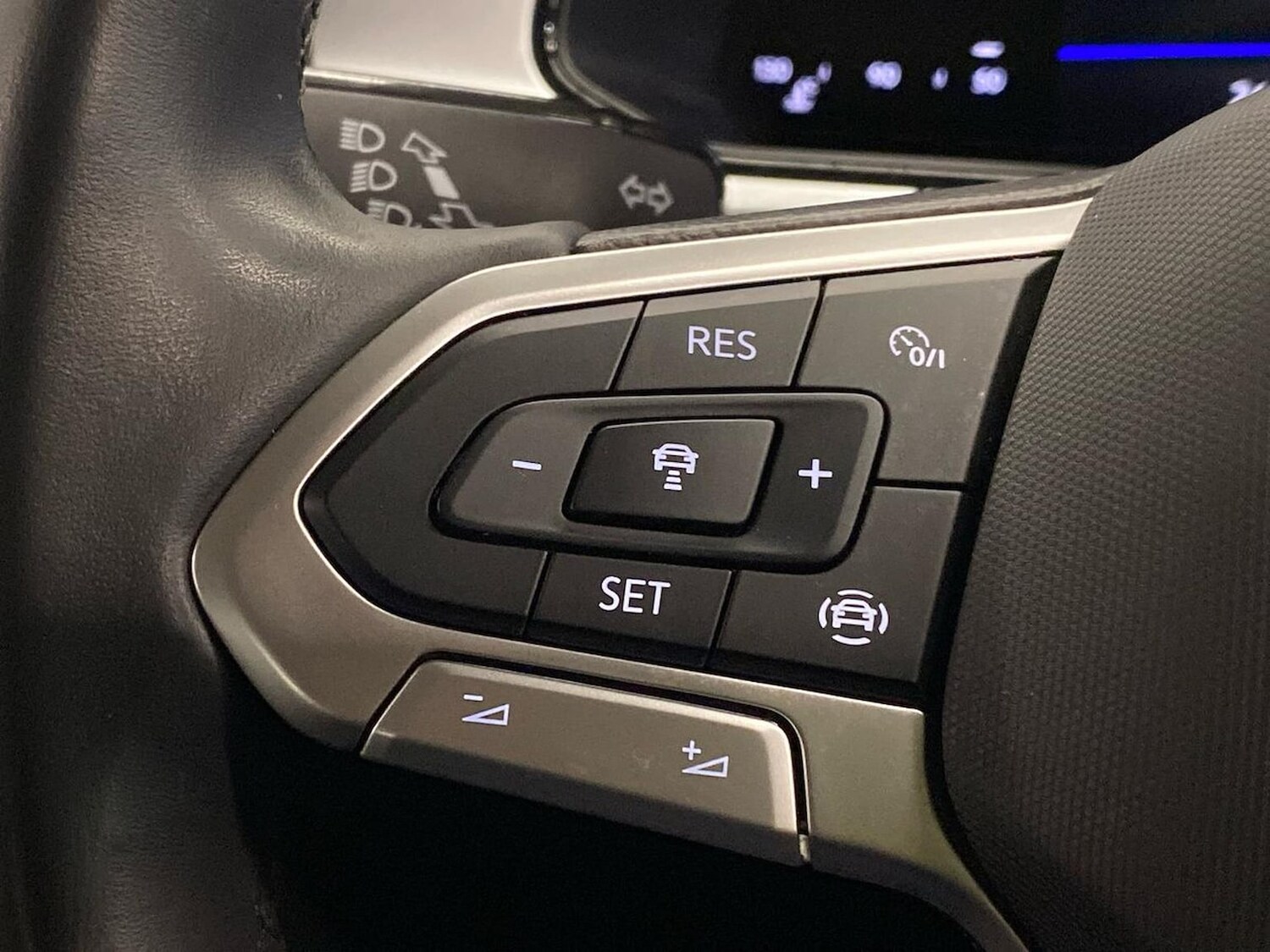 Used Volkswagen T-Roc 2023 for sale - 78195283: Photo 25