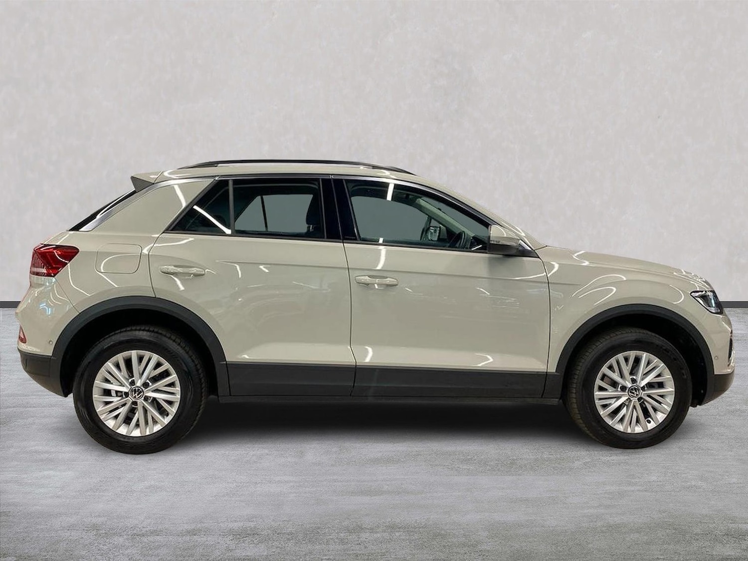 Used Volkswagen T-Roc 2023 for sale - 78195283: Photo 3