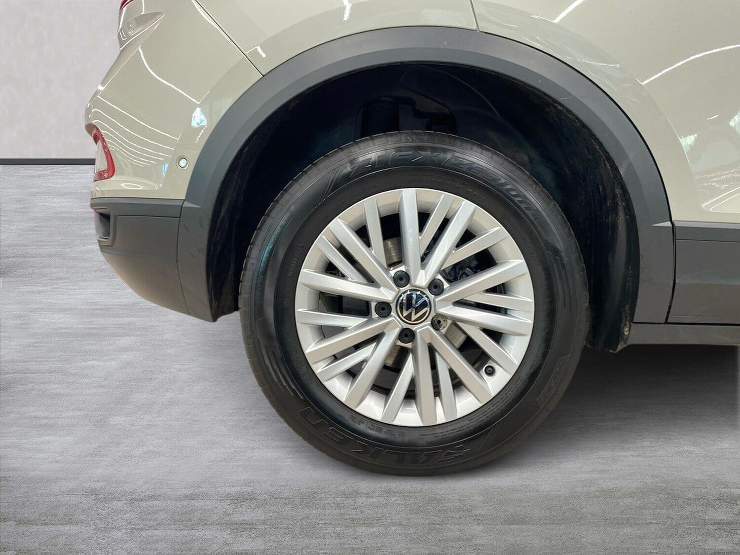 Used Volkswagen T-Roc 2023 for sale - 78195283: Photo 6