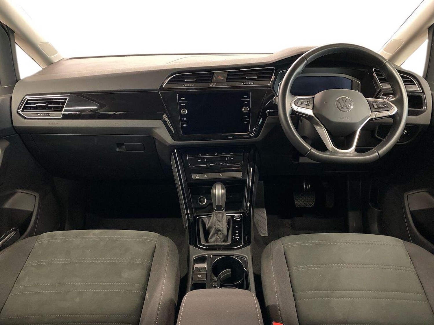 Used Volkswagen Touran 2023 for sale - 76543004: Photo 8