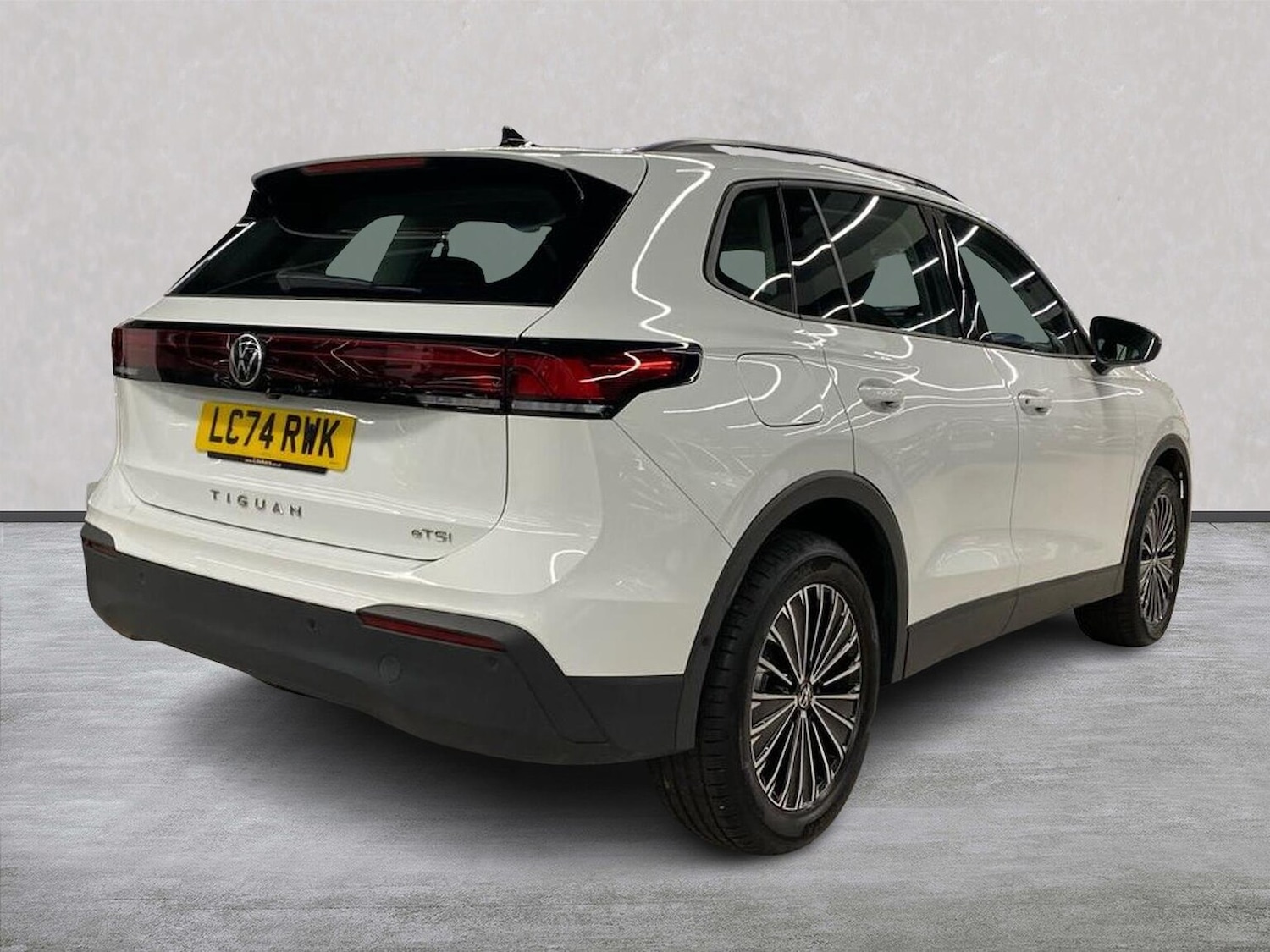 Used Volkswagen Tiguan 2024 for sale - 76735613: Photo 18