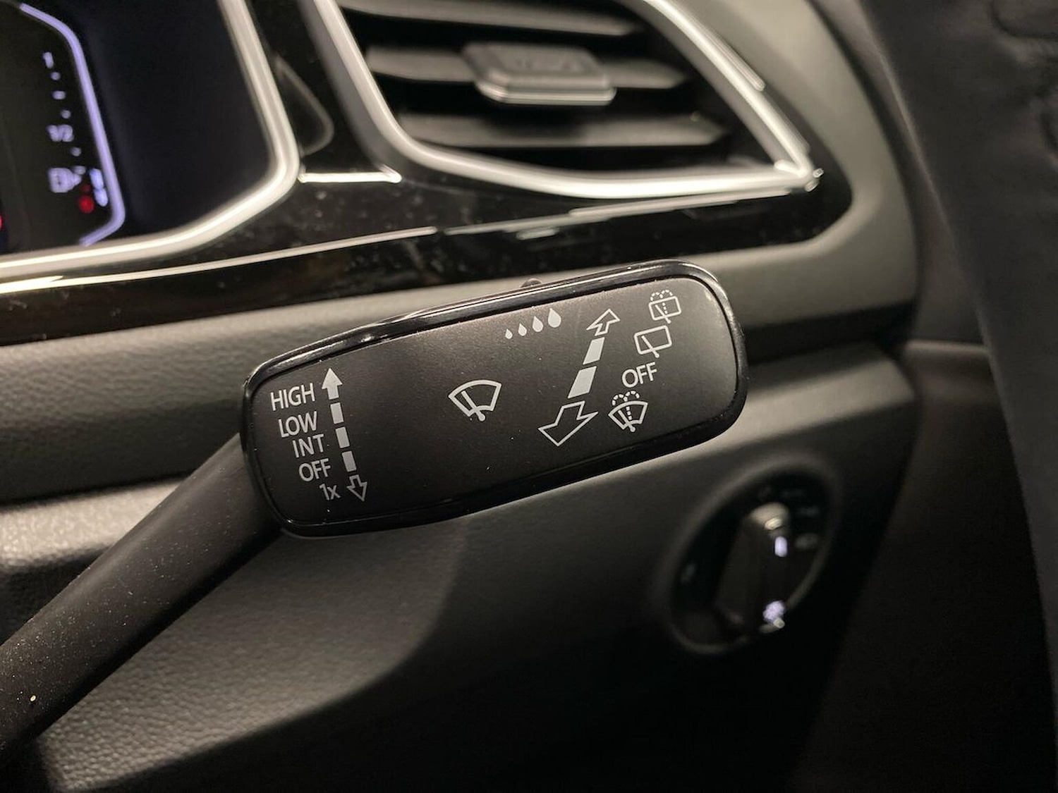 Used Volkswagen T-Roc 2022 for sale - 77003646: Photo 30