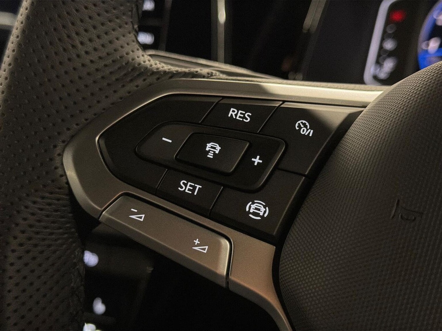 Used Volkswagen T-Roc 2025 for sale - 77090091: Photo 29