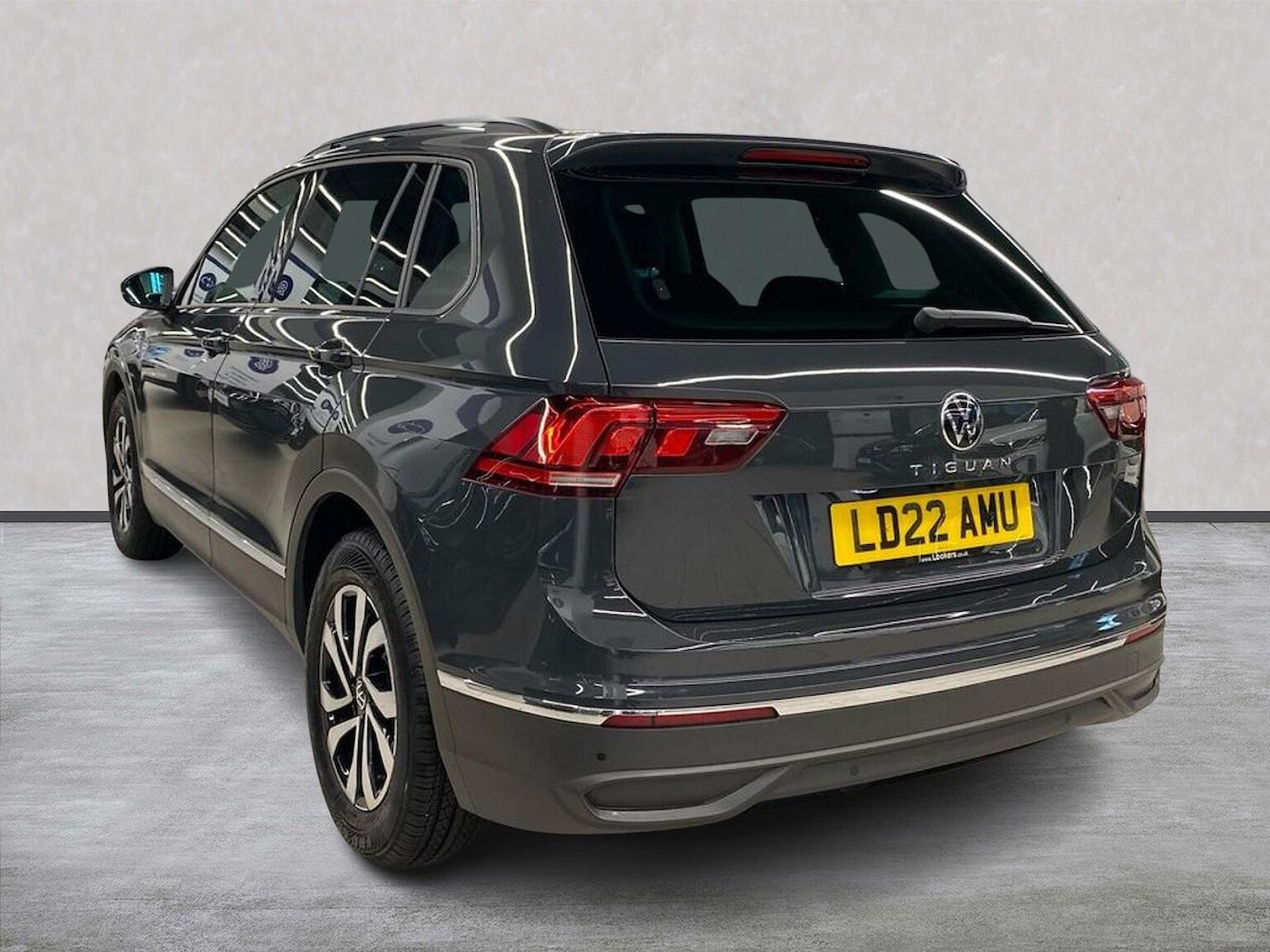 Used Volkswagen Tiguan 2022 for sale - 76182440: Photo 2