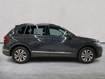 Used Volkswagen Tiguan 2022 for sale - 76182440: Photo 3