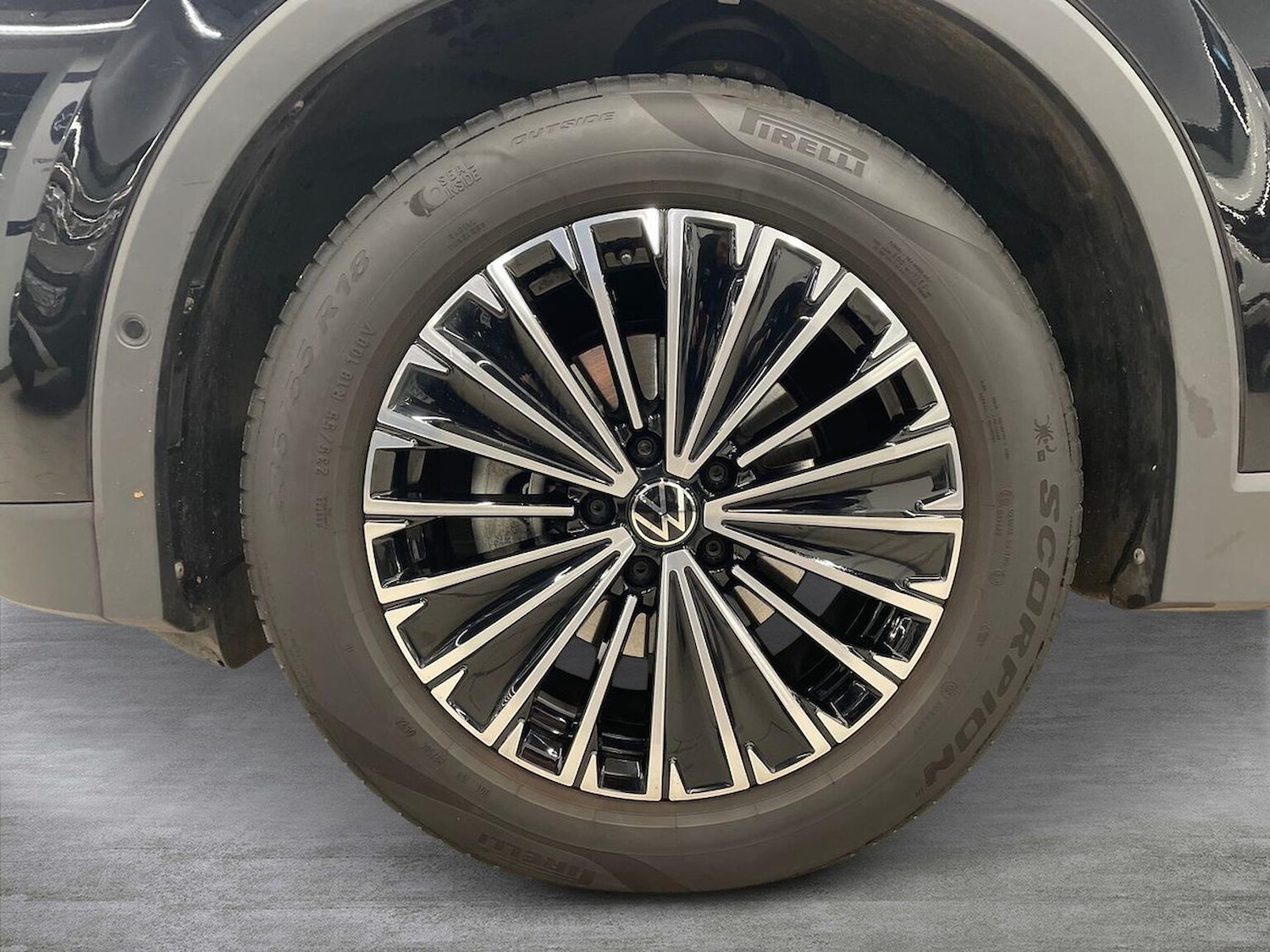 Used Volkswagen Tiguan 2024 for sale - 76694608: Photo 6