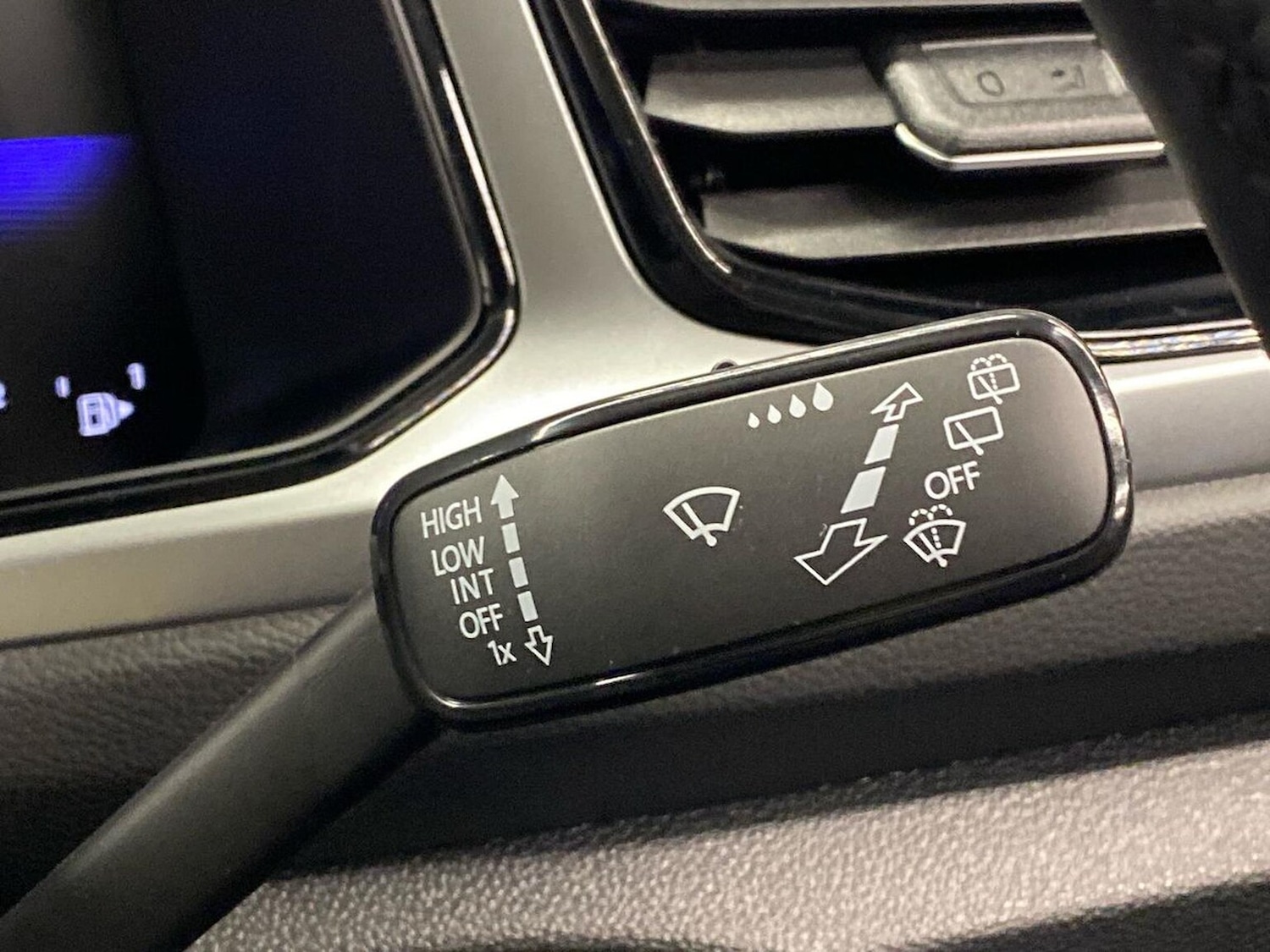 Used Volkswagen T-Roc 2025 for sale - 76219190: Photo 26