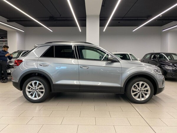 Used Volkswagen T-Roc 2025 for sale - 76219190: Photo 3