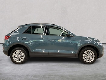 Used Volkswagen T-Roc 2022 for sale - 75517939: Photo