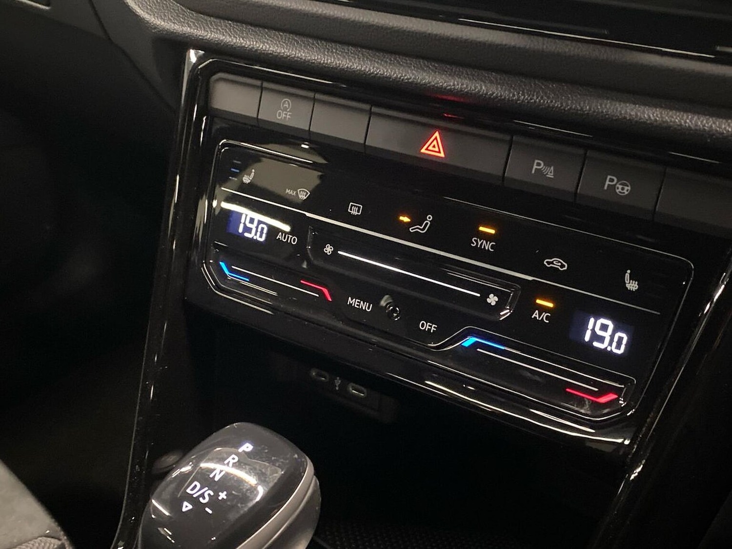 Used Volkswagen T-Roc 2023 for sale - 76785191: Photo 12