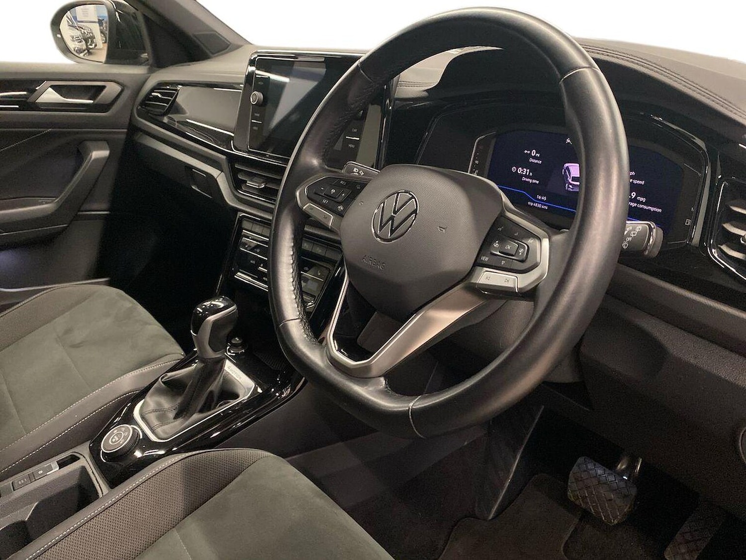 Used Volkswagen T-Roc 2023 for sale - 76785191: Photo 15