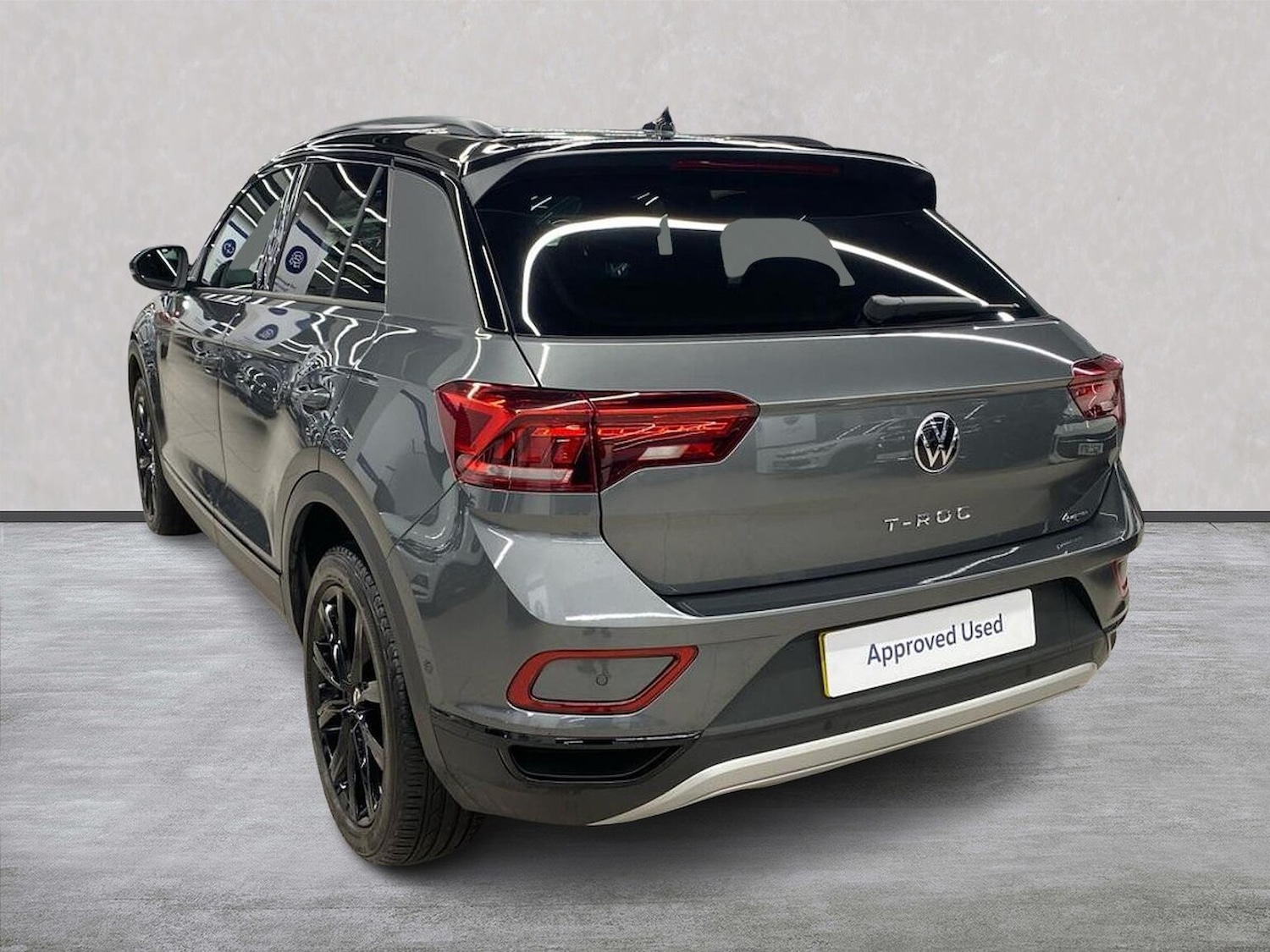 Used Volkswagen T-Roc 2023 for sale - 76785191: Photo 2