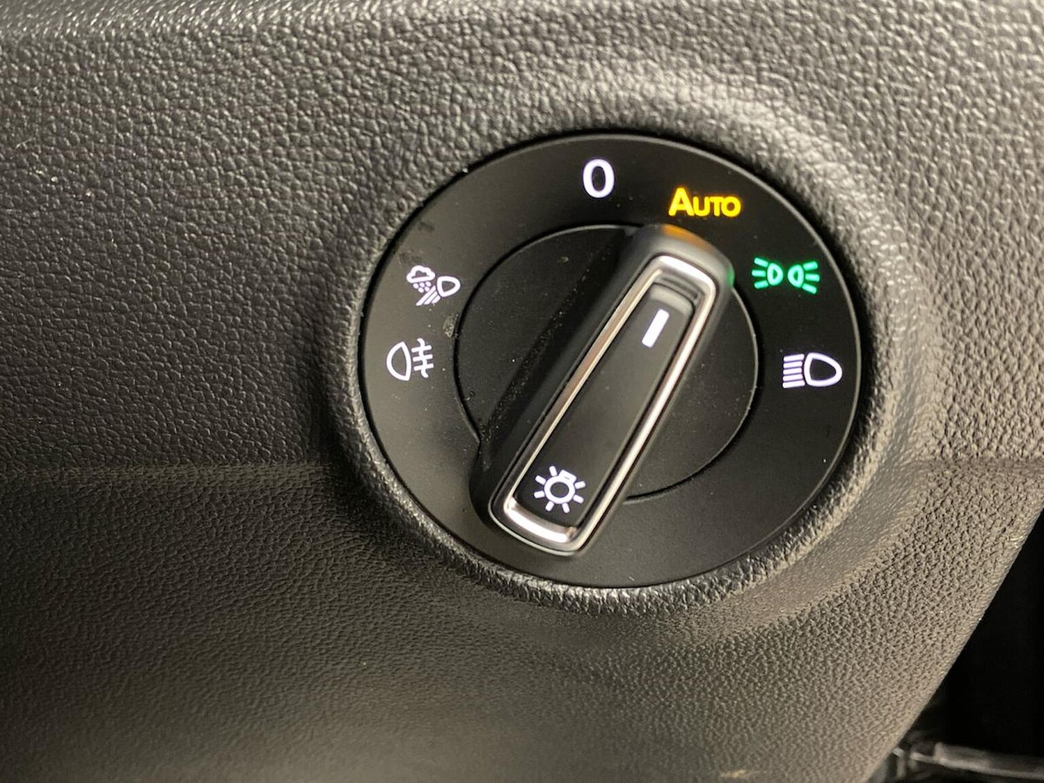 Used Volkswagen T-Roc 2023 for sale - 76785191: Photo 22